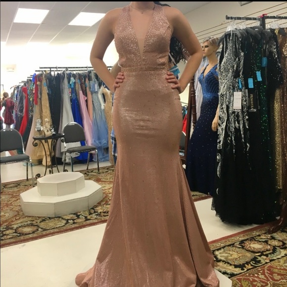 Brand new prom dress 2020 - Picture 2 of 4